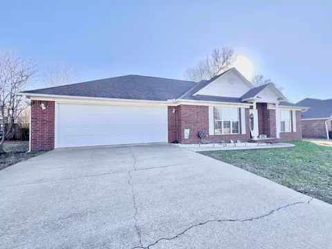 2411 Audley Bolton Dr, Searcy, AR 72143