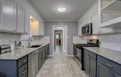 Kitchen - 2306 W 38th Ave, Pine Bluff, AR 71603 photo 2 of 5