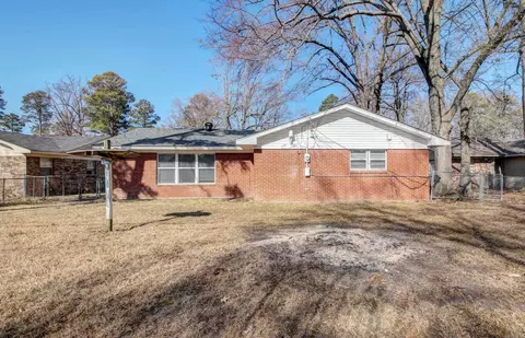 Exterior - 2306 W 38th Ave, Pine Bluff, AR 71603 photo 7 of 9