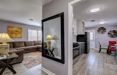 Entry Way - 2306 W 38th Ave, Pine Bluff, AR 71603 photo 2 of 2