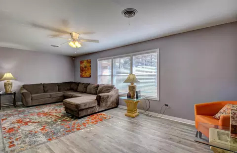 Living - 2306 W 38th Ave, Pine Bluff, AR 71603 photo 4 of 4
