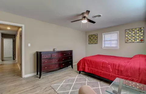 Bedroom - 2306 W 38th Ave, Pine Bluff, AR 71603 photo 9 of 11