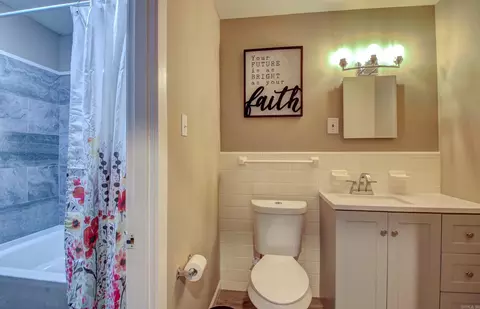 Bath - 2306 W 38th Ave, Pine Bluff, AR 71603 photo 1 of 3