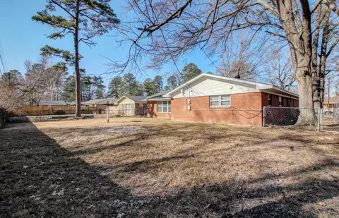Exterior - 2306 W 38th Ave, Pine Bluff, AR 71603 photo 8 of 9