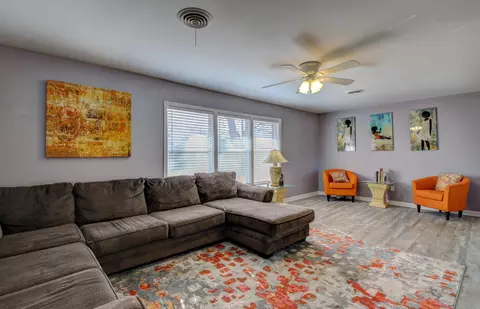 Living - 2306 W 38th Ave, Pine Bluff, AR 71603 photo 1 of 4