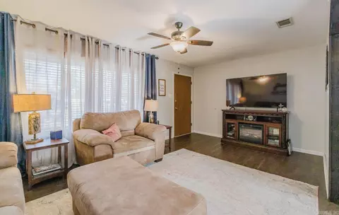 24 Crain Dr, Bryant, AR 72022 photo 4