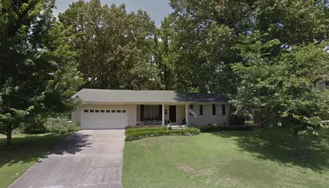 16 Bradford Dr, Little Rock, AR 72227