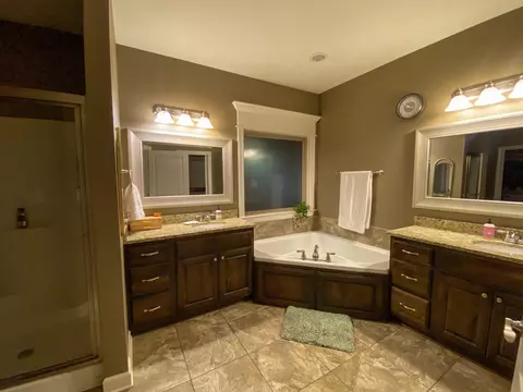 Bath - 46 Alexandrea Dr, Greenbrier, AR 72058 photo 2 of 6