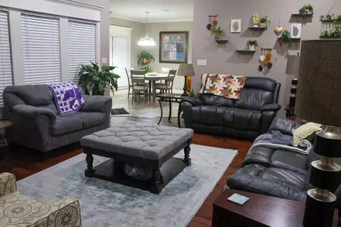 Living - 46 Alexandrea Dr, Greenbrier, AR 72058 photo 2 of 2