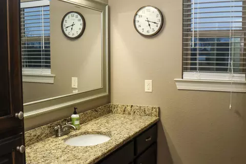 Bath - 46 Alexandrea Dr, Greenbrier, AR 72058 photo 5 of 6