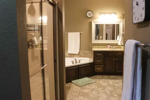 Bath - 46 Alexandrea Dr, Greenbrier, AR 72058 photo 3 of 6