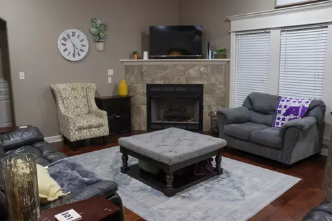 Living - 46 Alexandrea Dr, Greenbrier, AR 72058 photo 1 of 2