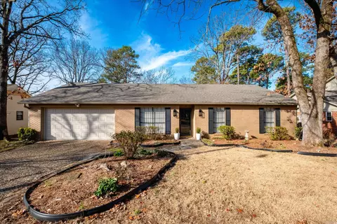 4 Wellington Ct, Little Rock, AR 72227