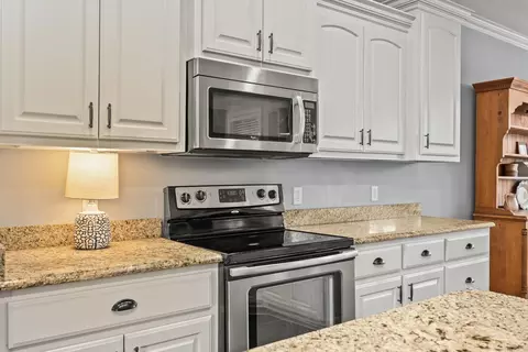 Kitchen - 4025 Newcastle Dr, Conway, AR 72032 photo 6 of 6