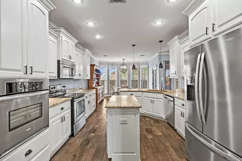 Kitchen - 4025 Newcastle Dr, Conway, AR 72032 photo 5 of 6