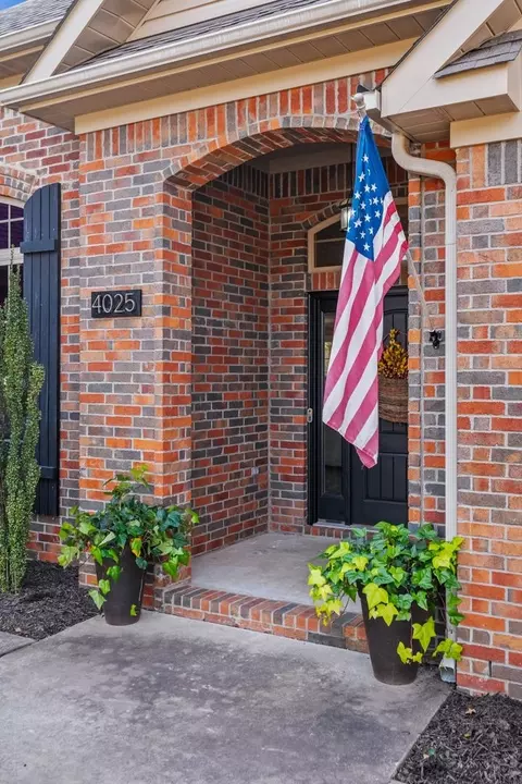 Exterior - 4025 Newcastle Dr, Conway, AR 72032 photo 6 of 12