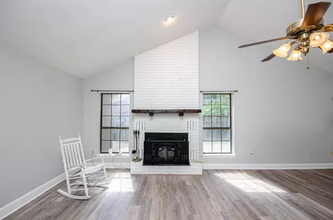 Living - 19 Morningside Dr, Conway, AR 72034 photo 1 of 4