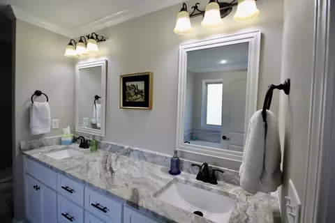 Bath - 608 Lucy Ln, Alexander, AR 72002 photo 2 of 6
