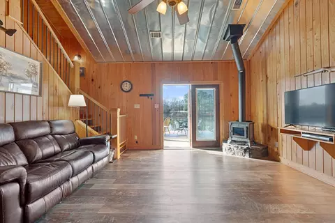 Living - 4738 Highway 84, Bismarck, AR 71929 photo 4 of 5