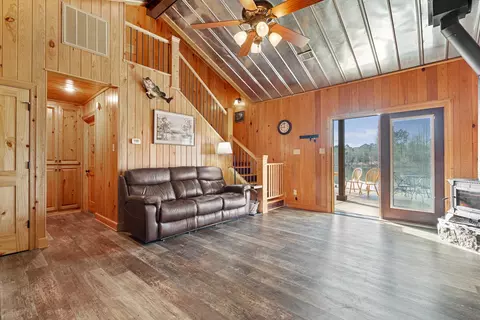 Living - 4738 Highway 84, Bismarck, AR 71929 photo 3 of 5