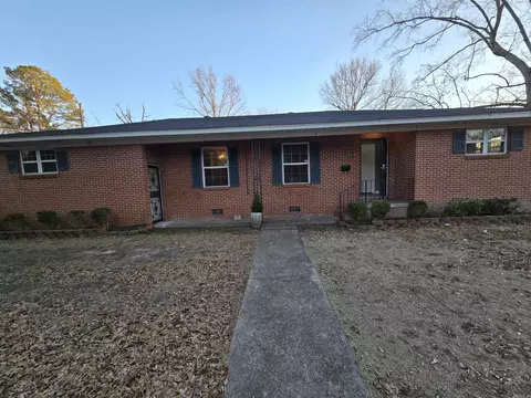 Exterior - 402 W 15th Ave, Pine Bluff, AR 71601 photo 1 of 1