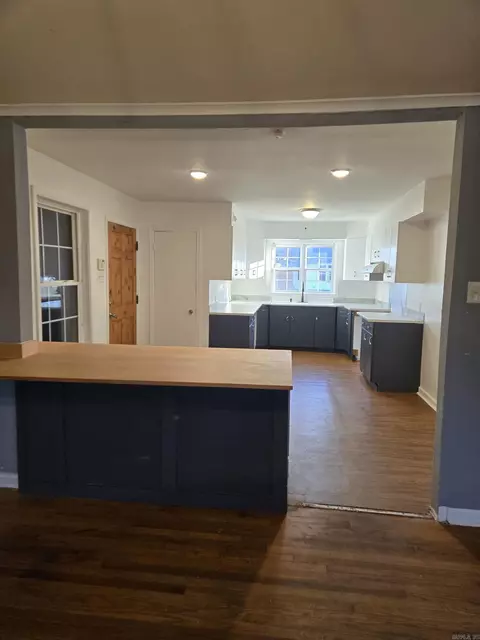 Kitchen - 402 W 15th Ave, Pine Bluff, AR 71601 photo 1 of 3