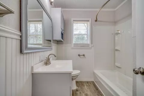 Bath - 220 W 6th, Rector, AR 72461 photo 3 of 3