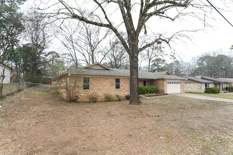 Exterior - 1100 Smithers Dr, Benton, AR 72015 photo 2 of 14