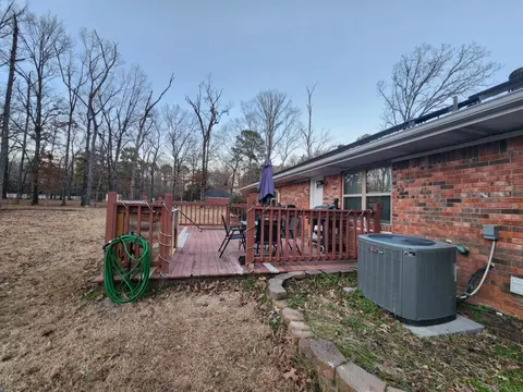 7606 Dolphin Dr, Pine Bluff, AR 71603 photo 4