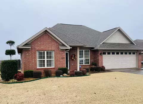 909 Greenwood Dr, Searcy, AR 72143