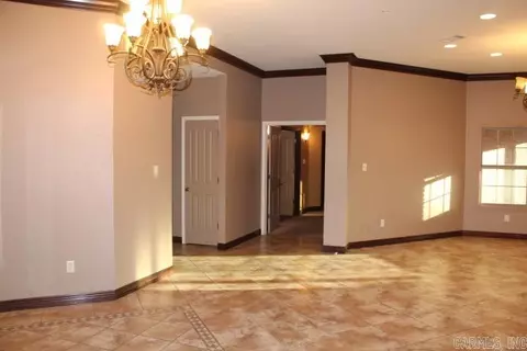 Living - 2308 Foxborough, Pine Bluff, AR 71603 photo 5 of 6
