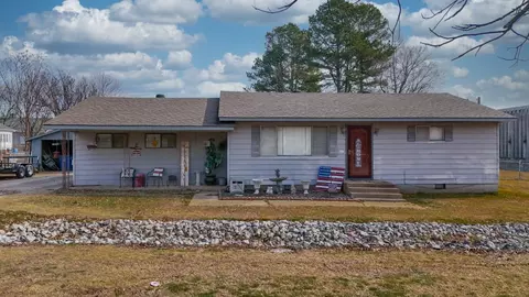 317 S Plain St, Rector, AR 72461 photo 2