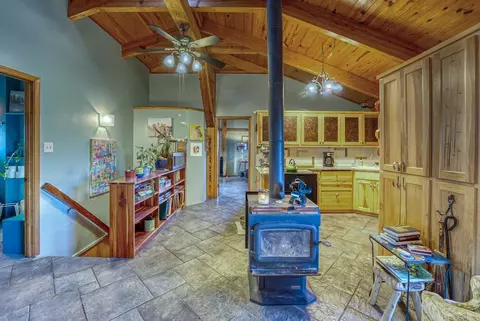 Entry Way - 781 Nc 3421, Marble Falls, AR 72648 photo 1 of 1
