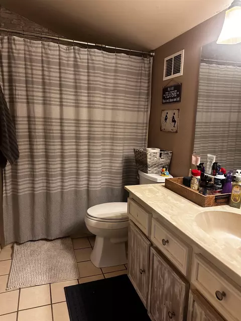 Bath - 16 Dark Forest Pl, Benton, AR 72019 photo 2 of 3