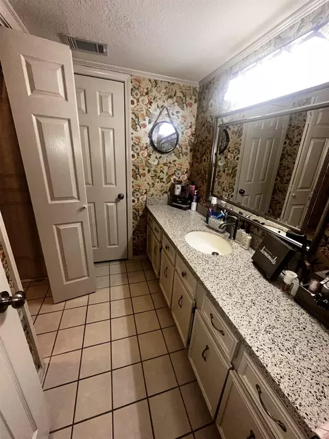 Bath - 16 Dark Forest Pl, Benton, AR 72019 photo 1 of 3