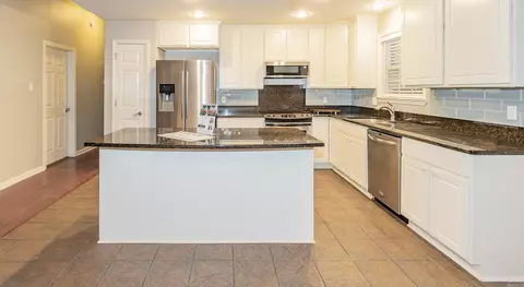 Kitchen - 1035 Skyline Dr, Alexander, AR 72002 photo 2 of 2