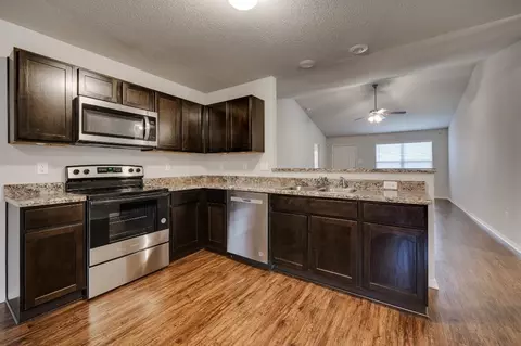Kitchen - 7001 Woodsgate Cv, Alexander, AR 72002 photo 2 of 2