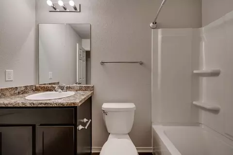Bath - 7001 Woodsgate Cv, Alexander, AR 72002 photo 3 of 3