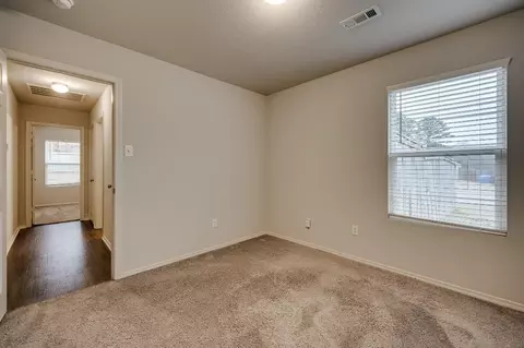 Bedroom - 7001 Woodsgate Cv, Alexander, AR 72002 photo 7 of 9