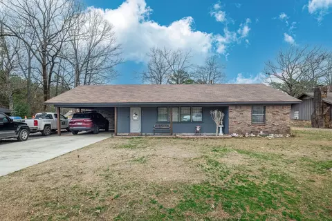 204 Phillips Dr, Gurdon, AR 71743 photo 1