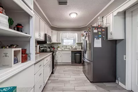 204 Phillips Dr, Gurdon, AR 71743 photo 9