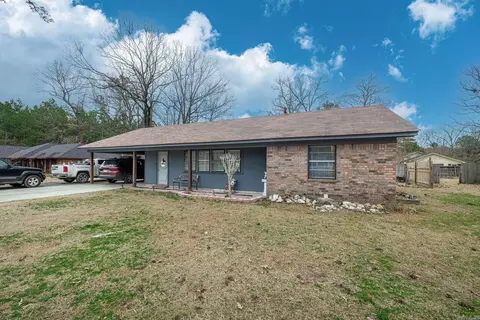 204 Phillips Dr, Gurdon, AR 71743 photo 2