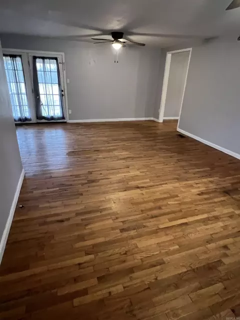 Living - 288 Lower Ridge Rd, Conway, AR 72032 photo 2 of 2