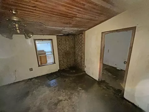 115 E Avenue H, Hooks, TX 75561 photo 3