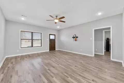 Living - 135 Lloyd Henderson Rd, Beebe, AR 72012 photo 3 of 3