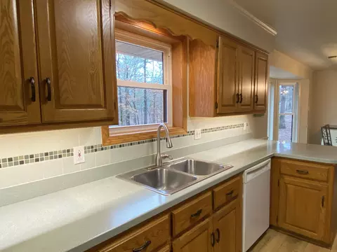 Kitchen - 23 Timberlane Dr, Mount Ida, AR 71957 photo 4 of 5