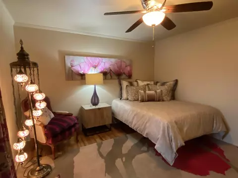 Bedroom - 23 Timberlane Dr, Mount Ida, AR 71957 photo 2 of 7