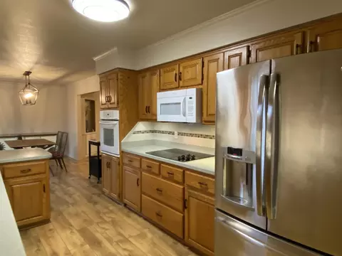 Kitchen - 23 Timberlane Dr, Mount Ida, AR 71957 photo 2 of 5