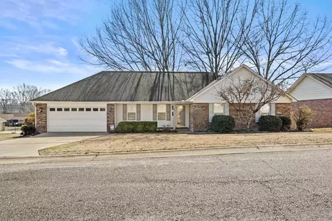 201 March Cv, Searcy, AR 72143