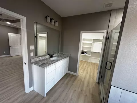 Bath - 180 Hayden Dr, Beebe, AR 72012 photo 2 of 4